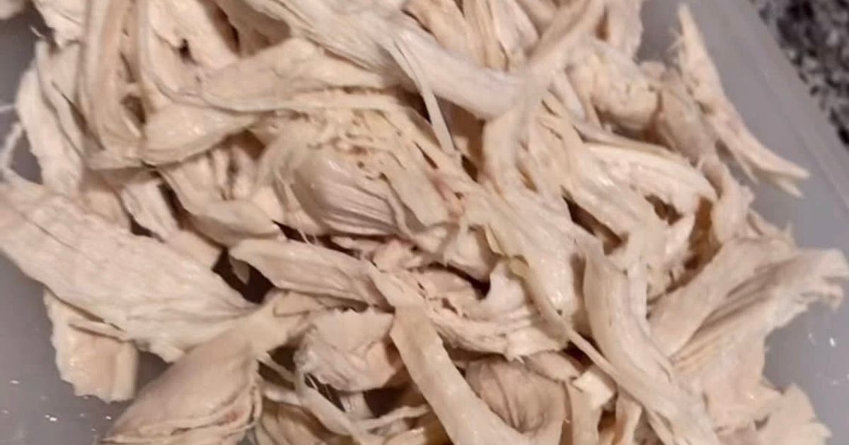 Easy and Flavorful Poached Chicken Recipe | Samsung Food App