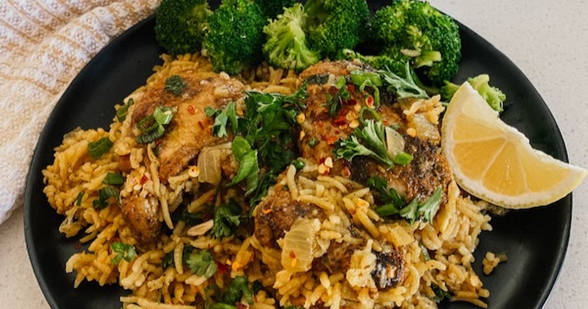 One Pot Crispy Chicken Thighs & Rice Recipe | Samsung Food App