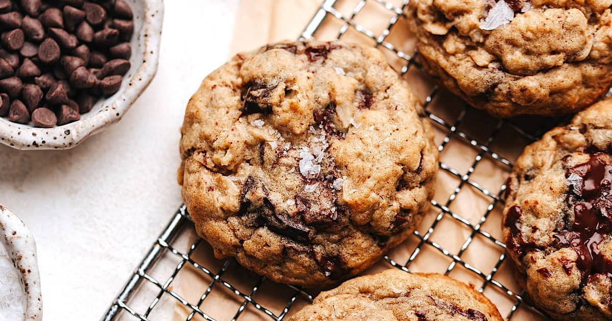 Brown Butter Oatmeal Chocolate Chip Cookies Recipe | Samsung Food App