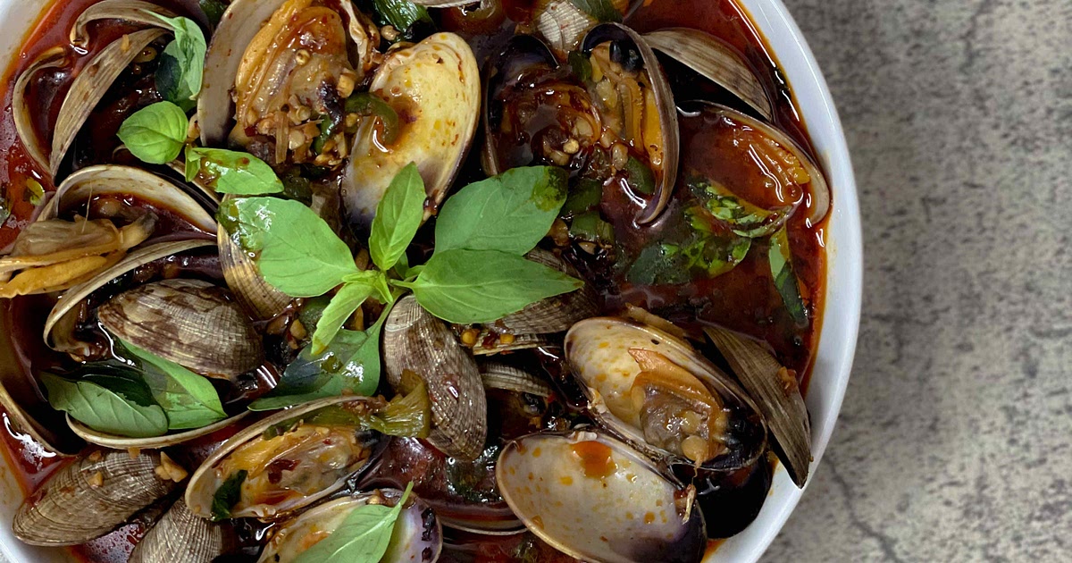 Chinese Spicy Basil Clams Recipe | Samsung Food App