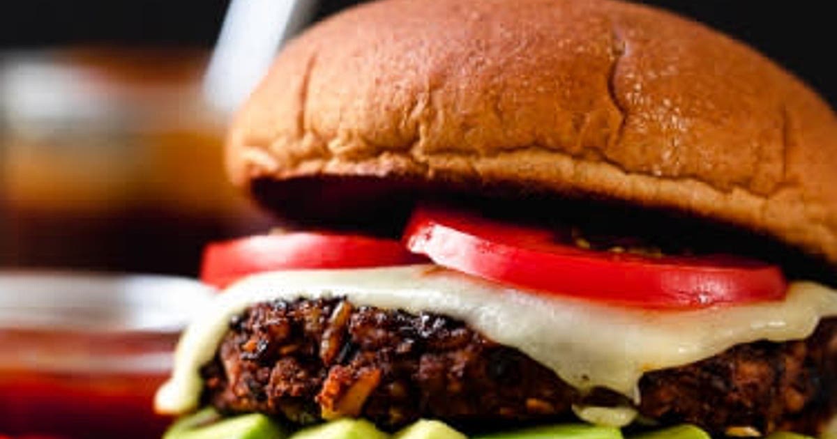 Houston’s Veggie Burger Recipe | Samsung Food App