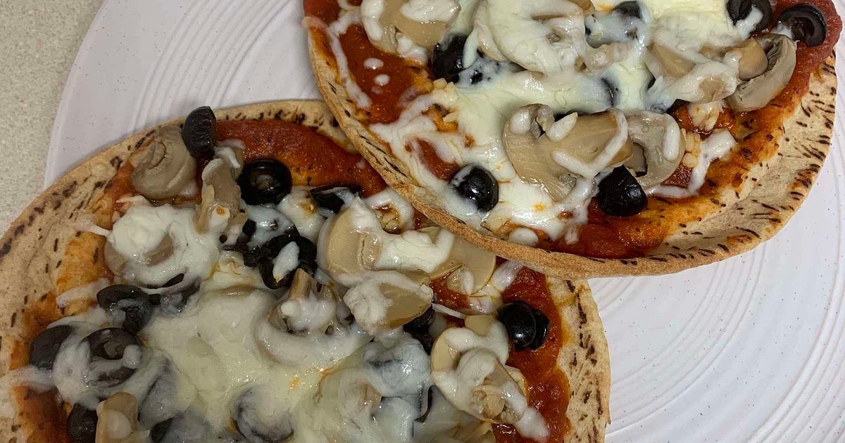 Pita Pizzas Recipe | Samsung Food App