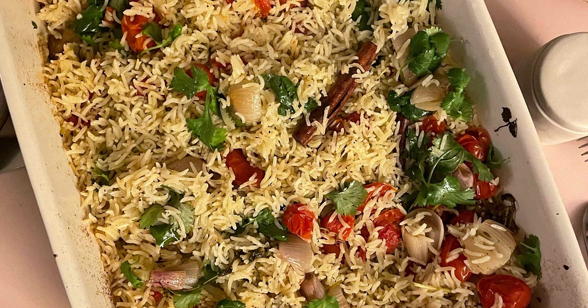 Baked Rice With Slow-Roasted Tomatoes and Garlic Recipe | Samsung Food App
