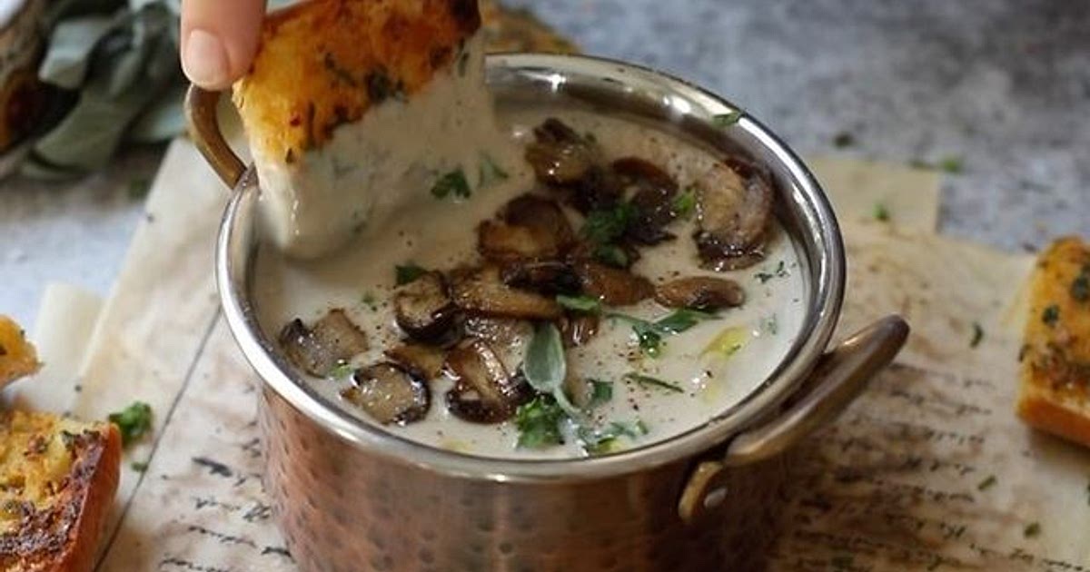 Creamy Mushroom Soup with Crispy Garlic Bread Recipe | Samsung Food App