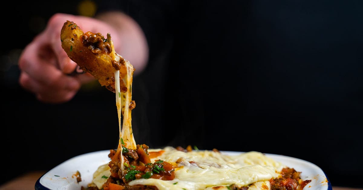 Bolognese Loaded Salt & Vinegar Wedges by Pureety Recipe | Samsung Food App