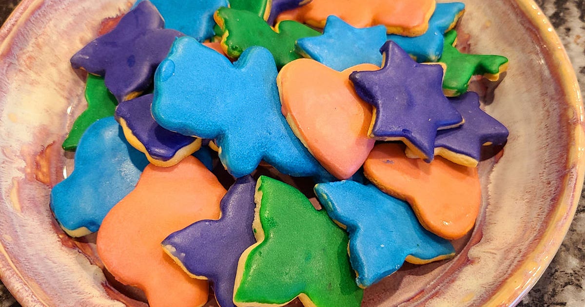 Rolled Sugar Cookies, With Powdered Sugar Glaze Recipe | Samsung Food App