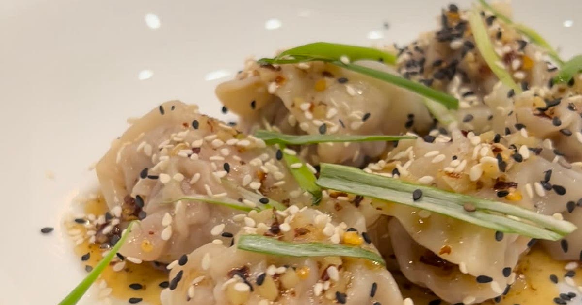 Pork Wontons and garlic chili oil Recipe | Samsung Food App