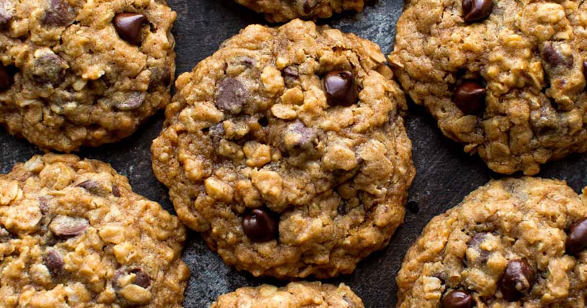 Soft and Chewy Oatmeal Chocolate Chip Cookies Recipe | Samsung Food App