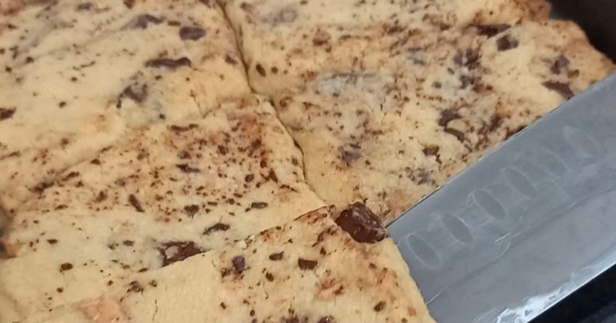 Chunky Chocolate Shortbread Recipe | Samsung Food App