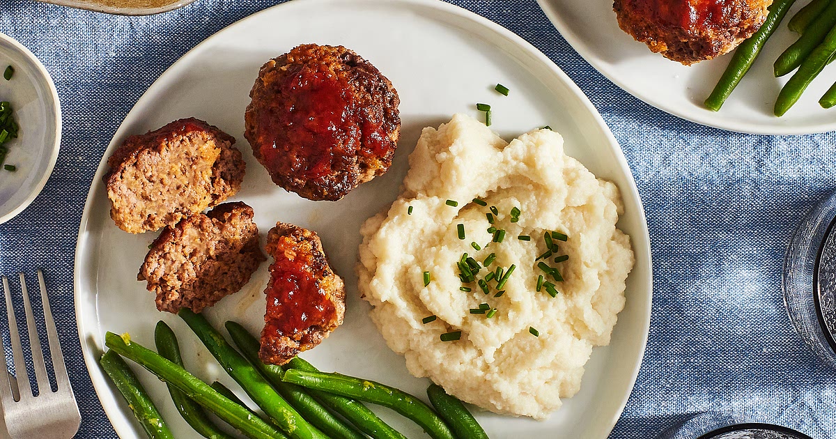 30-Minute Mini Meatloaves with Whipped Cauliflower & Green Beans Recipe | Samsung Food App