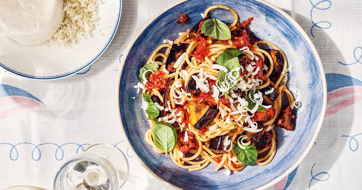 Pasta alla Norma (tomato and aubergine pasta) recipe Recipe | Samsung Food App