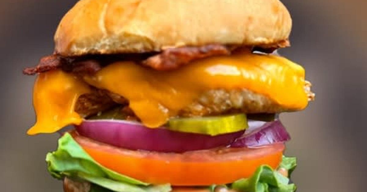 Applebee's Copycat Bacon Cheddar Chicken Sandwich Recipe | Samsung Food App