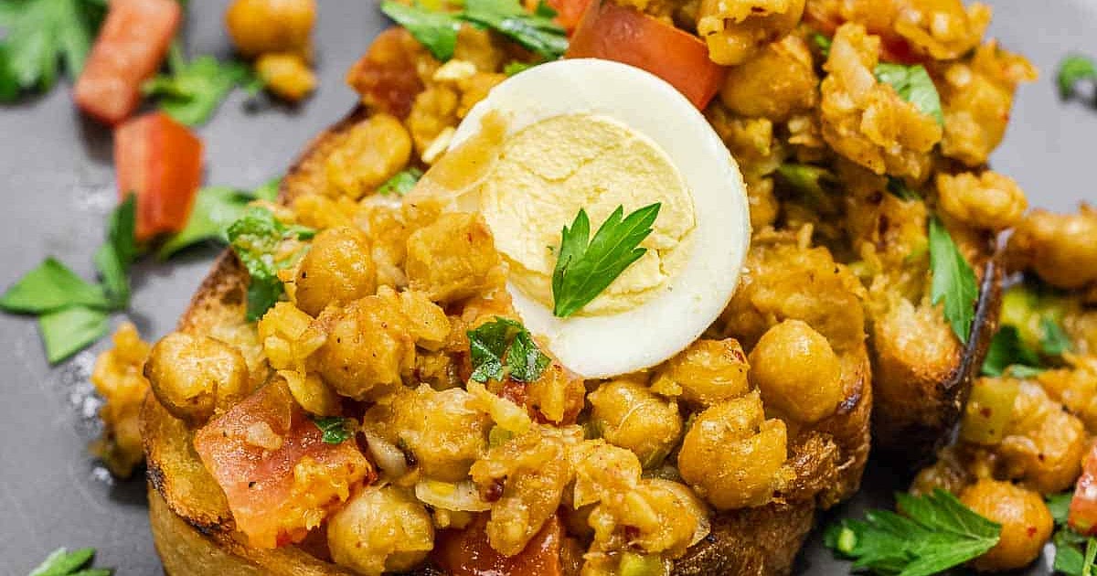 Vegetarian Smashed Chickpea Toast Recipe | Samsung Food App
