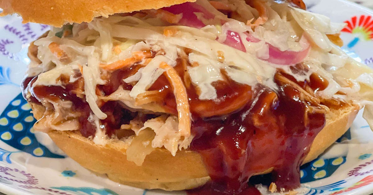 Slow cooker pulled pork sandwiches Recipe | Samsung Food App