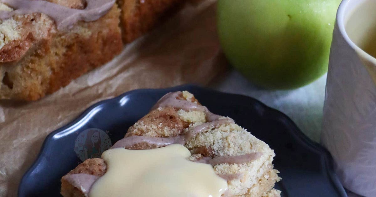 Apple Crumble Traybake Cake! Recipe | Samsung Food App