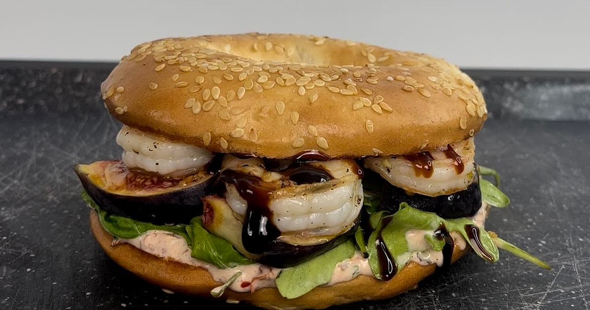 Prawns and fig bagel Recipe | Samsung Food App