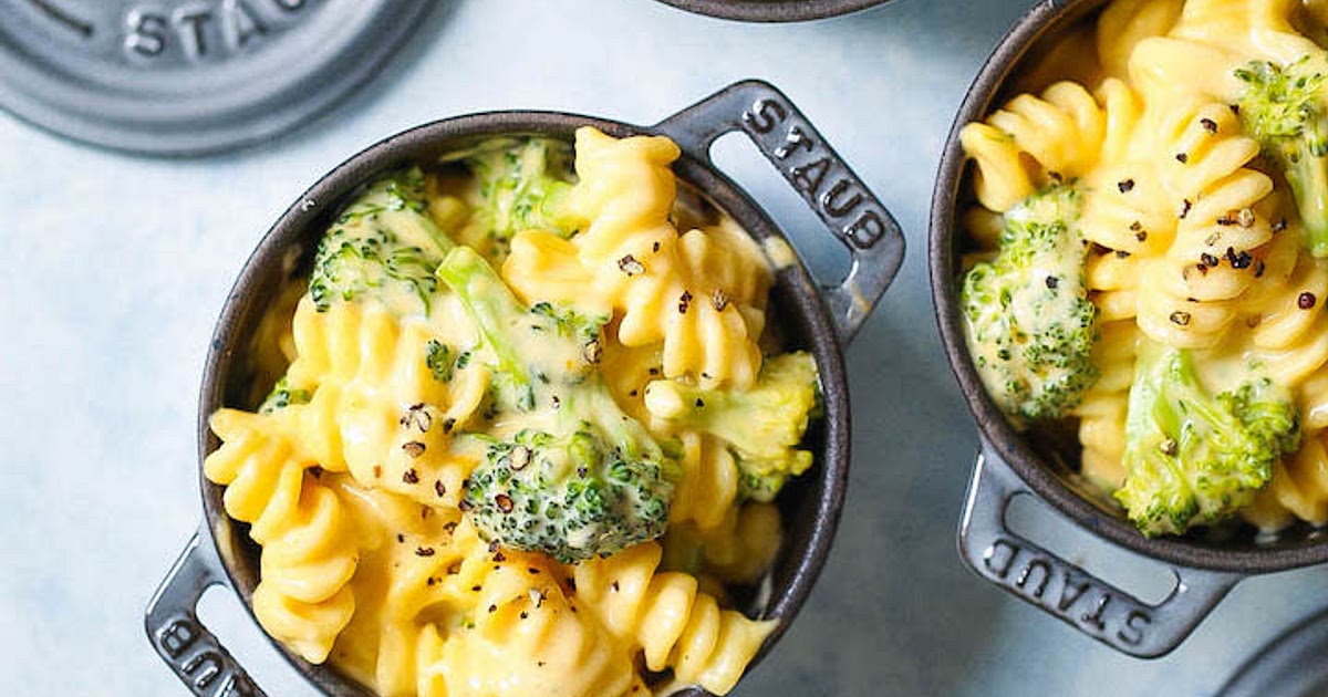 Instant Pot Creamy Broccoli Mac and Cheese Recipe | Samsung Food App