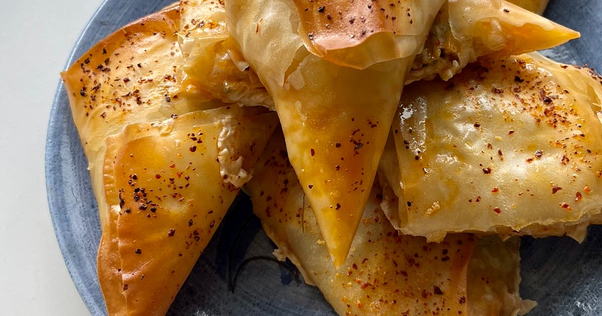 Chilli Oil Spinach &amp; Feta Pastries Recipe | Samsung Food App