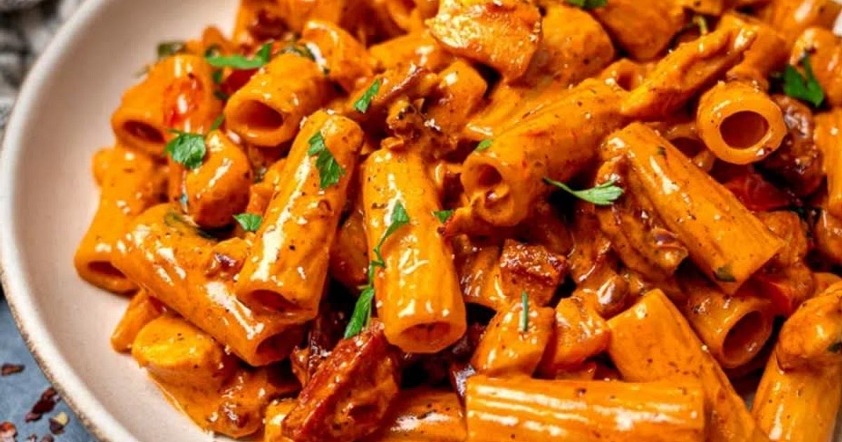 creamy chicken and chorizo pasta Recipe | Samsung Food App