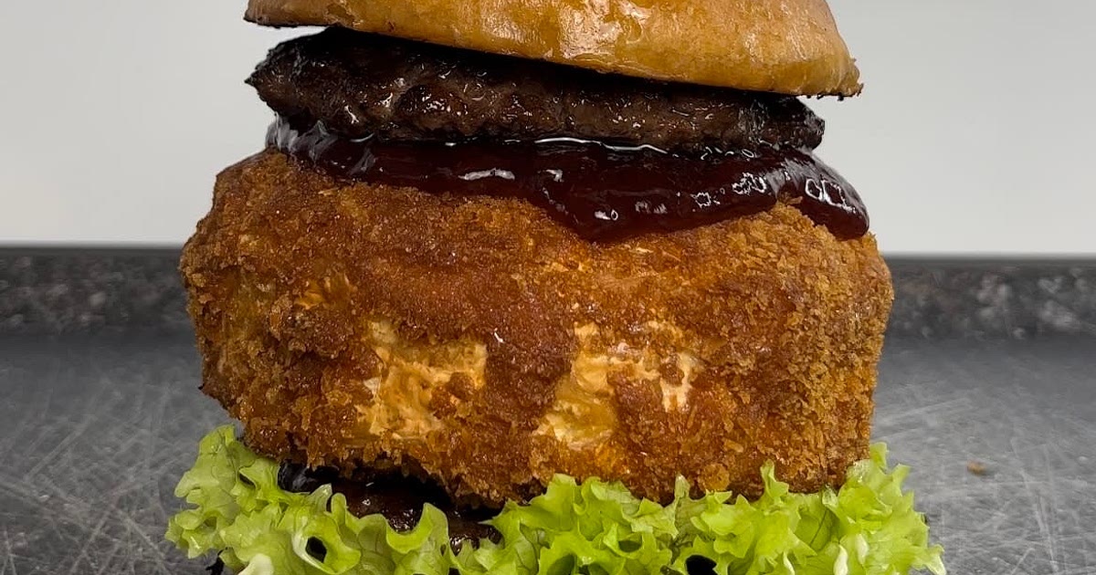 The ultimate camembert burger Recipe | Samsung Food App