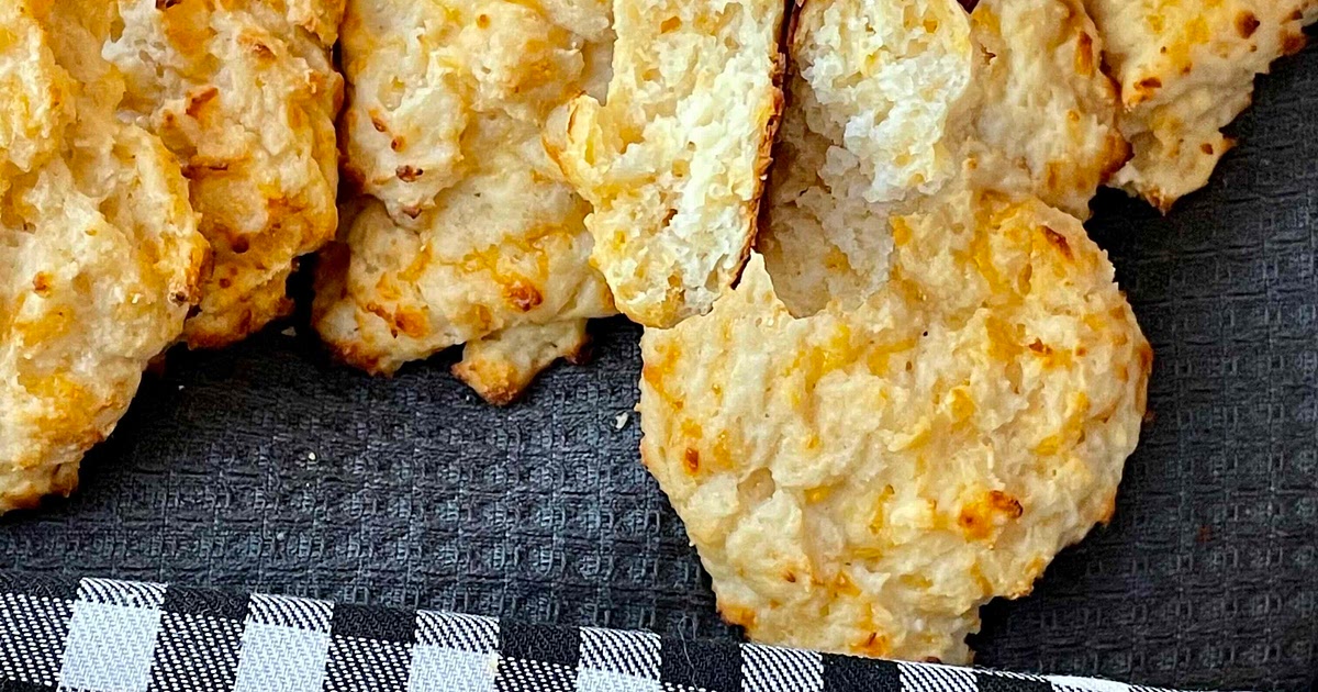 Garlic cheddar biscuits Recipe | Samsung Food App
