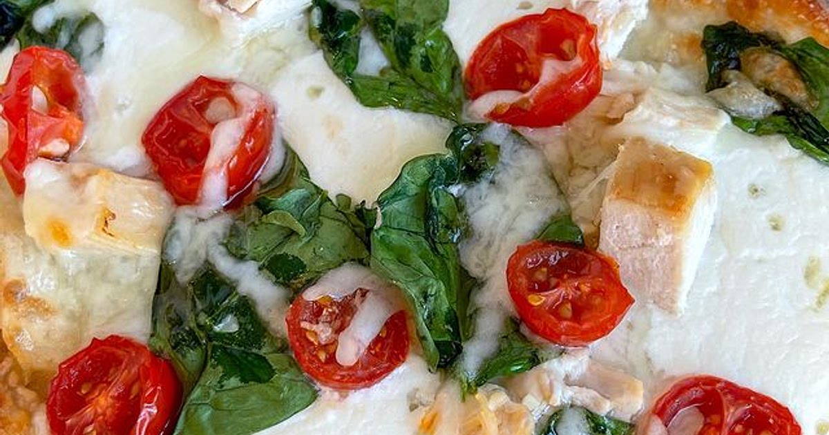 If you’re looking for a quick and easy dinner idea these naan pizzas are the way to go. They are del