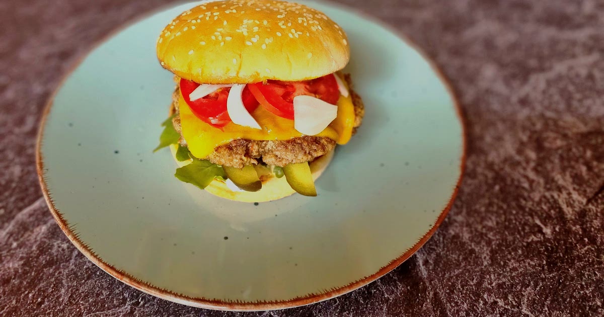 Cheeseburger Deluxe mit Cheddarkäse Recipe | Samsung Food App