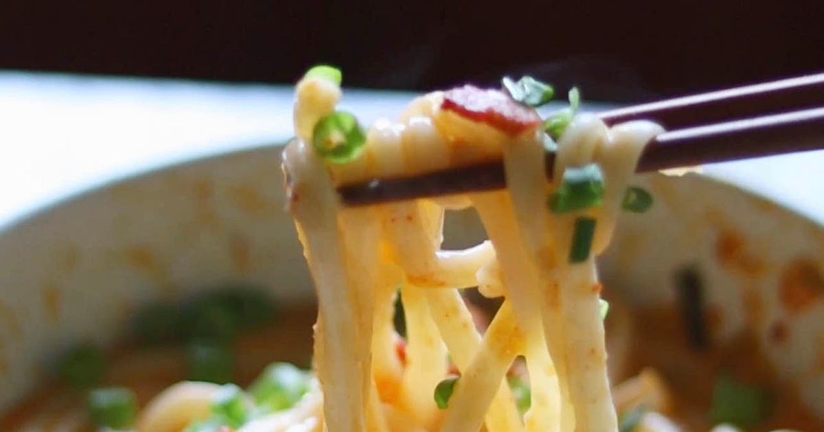 Kimchi Bacon Udon Carbonara Recipe | Samsung Food App