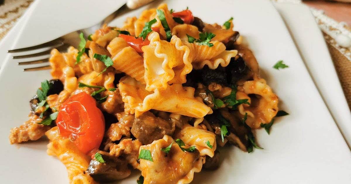Authentic pasta alla Boscaiola (with sausage and mushrooms) Recipe | Samsung Food App