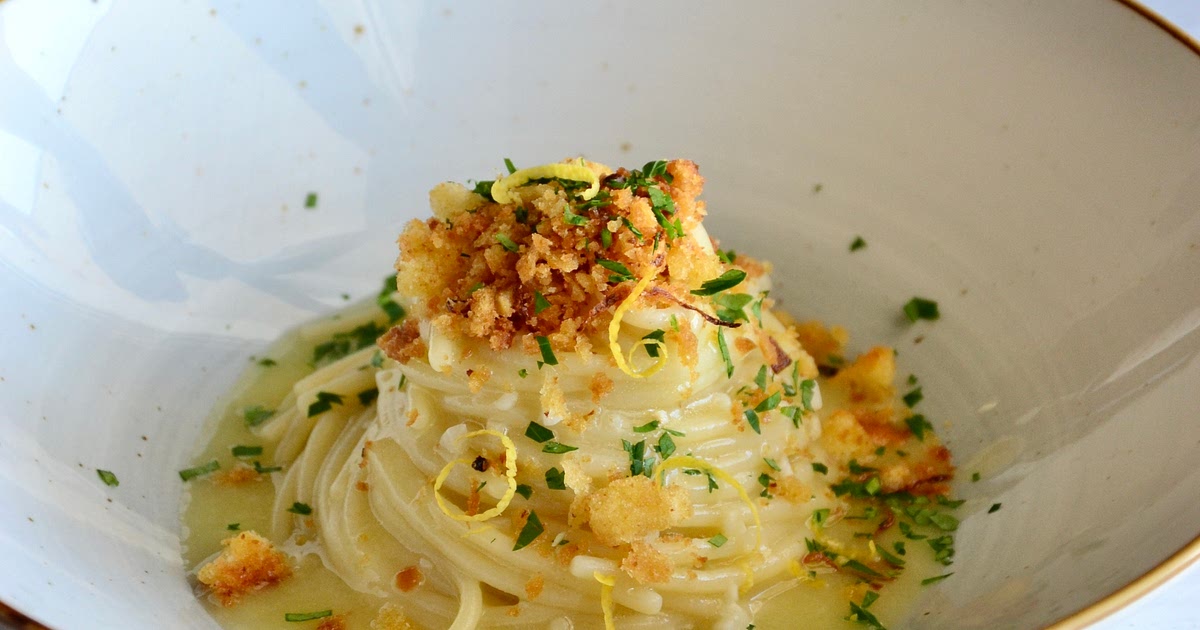 Spaghetti aglio e olio (garlic, oil and chilly spaghetti) Recipe | Samsung Food App