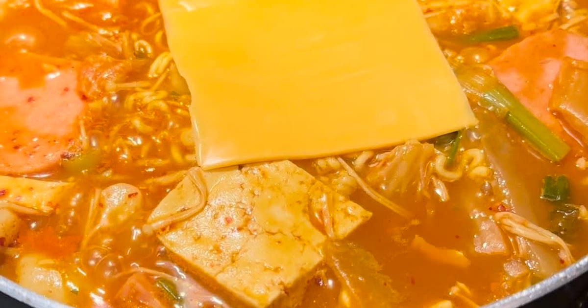 army stew (budae jjigae) Recipe | Samsung Food App