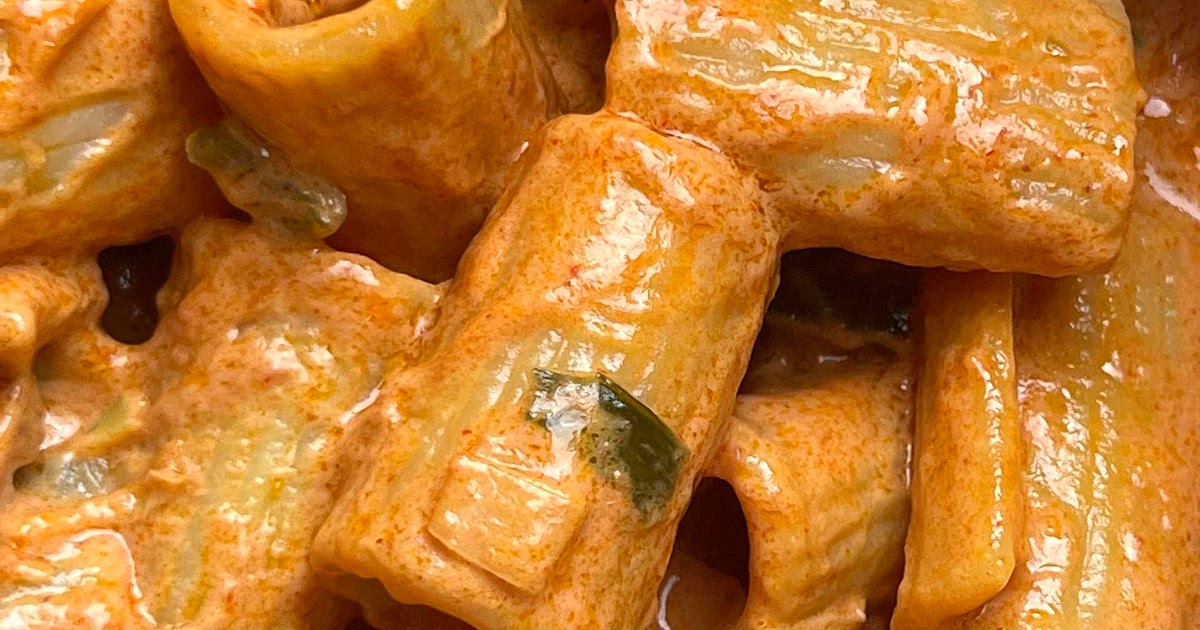 Creamy Bacon & Thyme Rigatoni Recipe | Samsung Food App