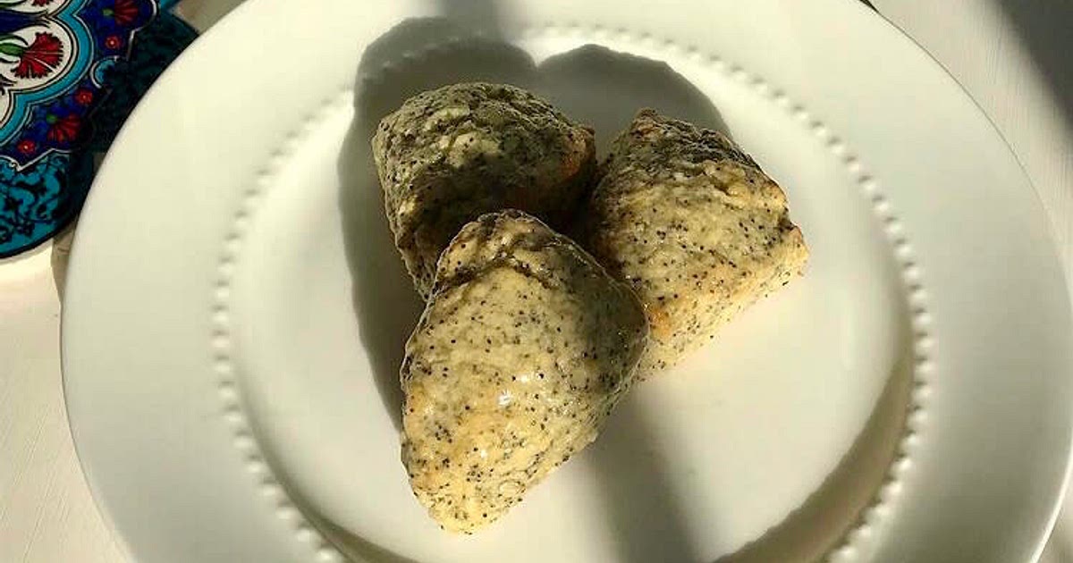 Soft and Flakey Lemon Poppyseed Scones Recipe | Samsung Food App