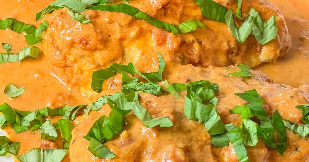 Creamy crockpot tomato Basil chicken Recipe | Samsung Food App
