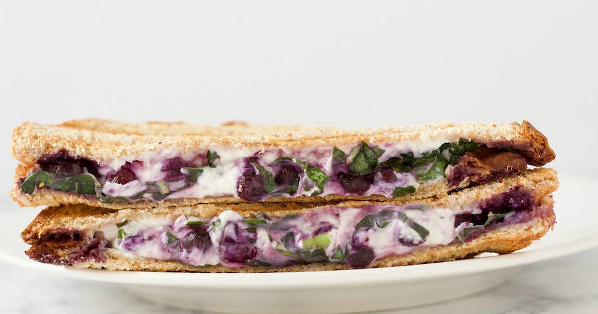 BLUEBERRY BASIL & GOAT CHEESE PANINI SANDWICH Recipe | Samsung Food App
