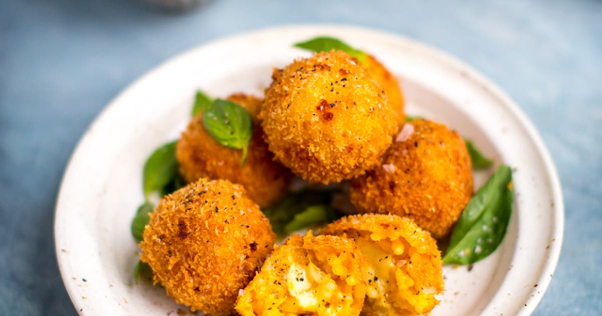 Mozzarella Arancini with Sweet & Spicy Marinara Recipe | Samsung Food App