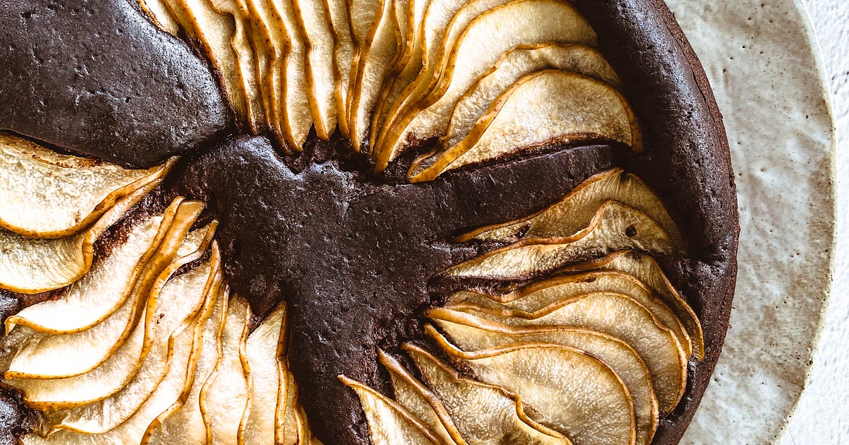 Chocolate, Pear & Olive Oil Cake Recipe | Samsung Food App