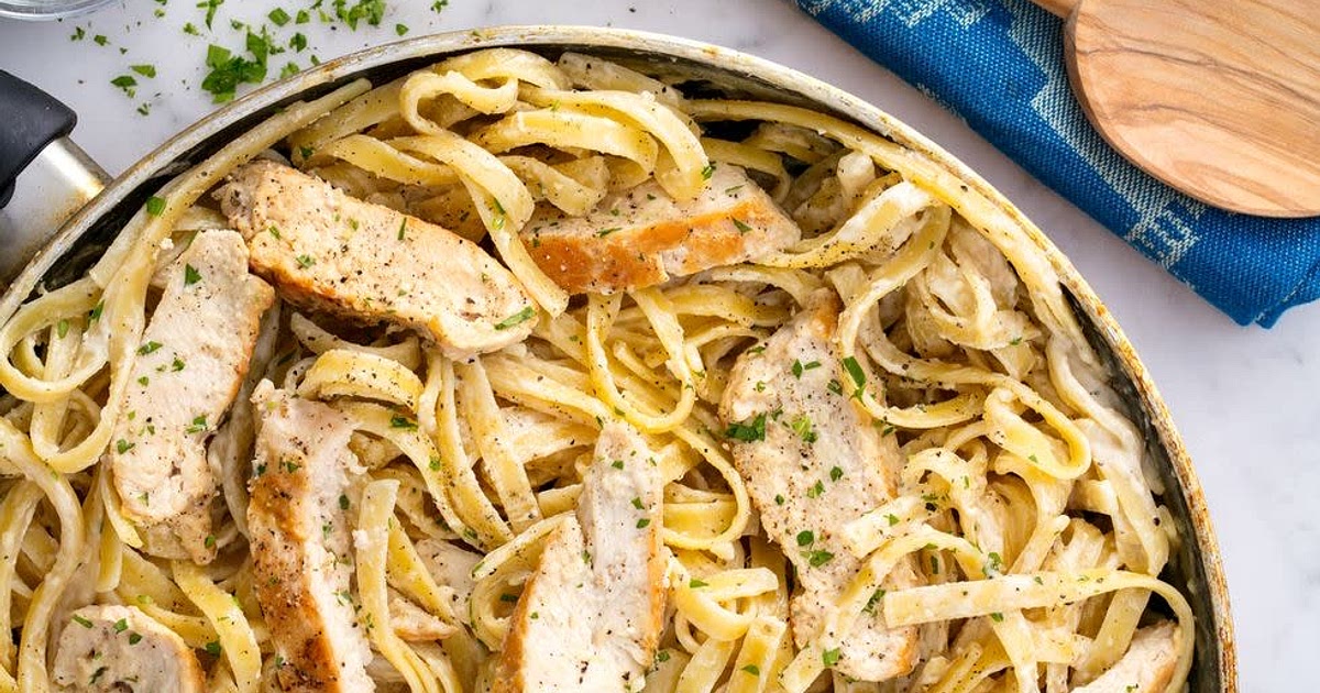 Chicken Fettuccini Alfredo Recipe | Samsung Food App