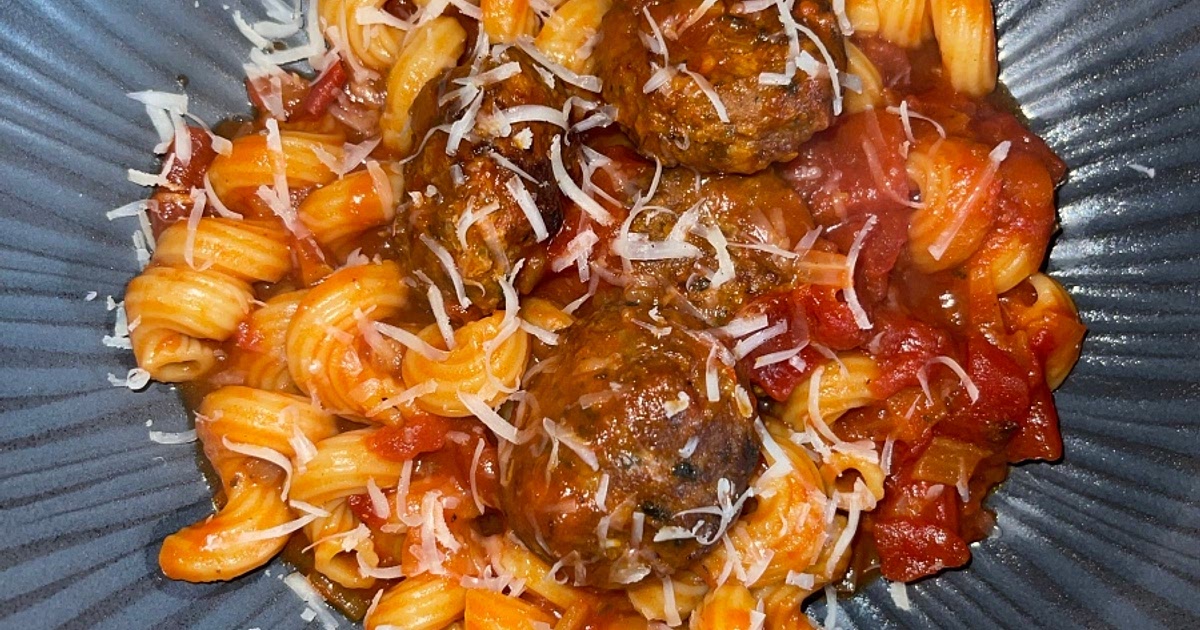 Meatball and Pasta Tomato bake Recipe | Samsung Food App