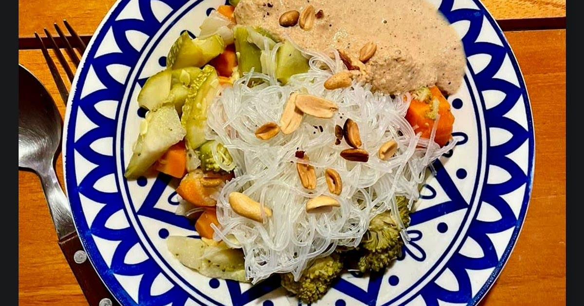 Steamed Veggies with Peanut Sauce Recipe | Samsung Food App