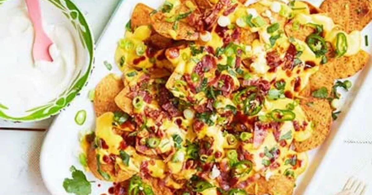 Bacon nachos with cheese sauce Recipe | Samsung Food App