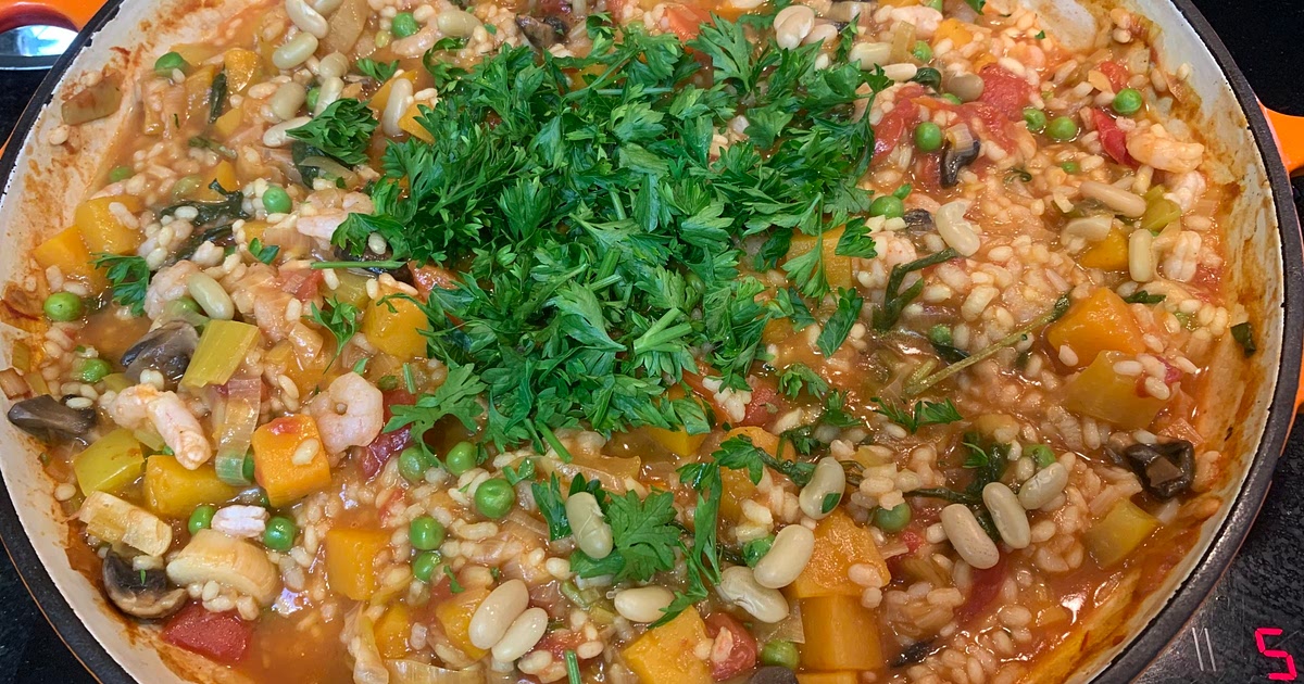 Summer Vegetable and Prawn Paella Recipe | Samsung Food App