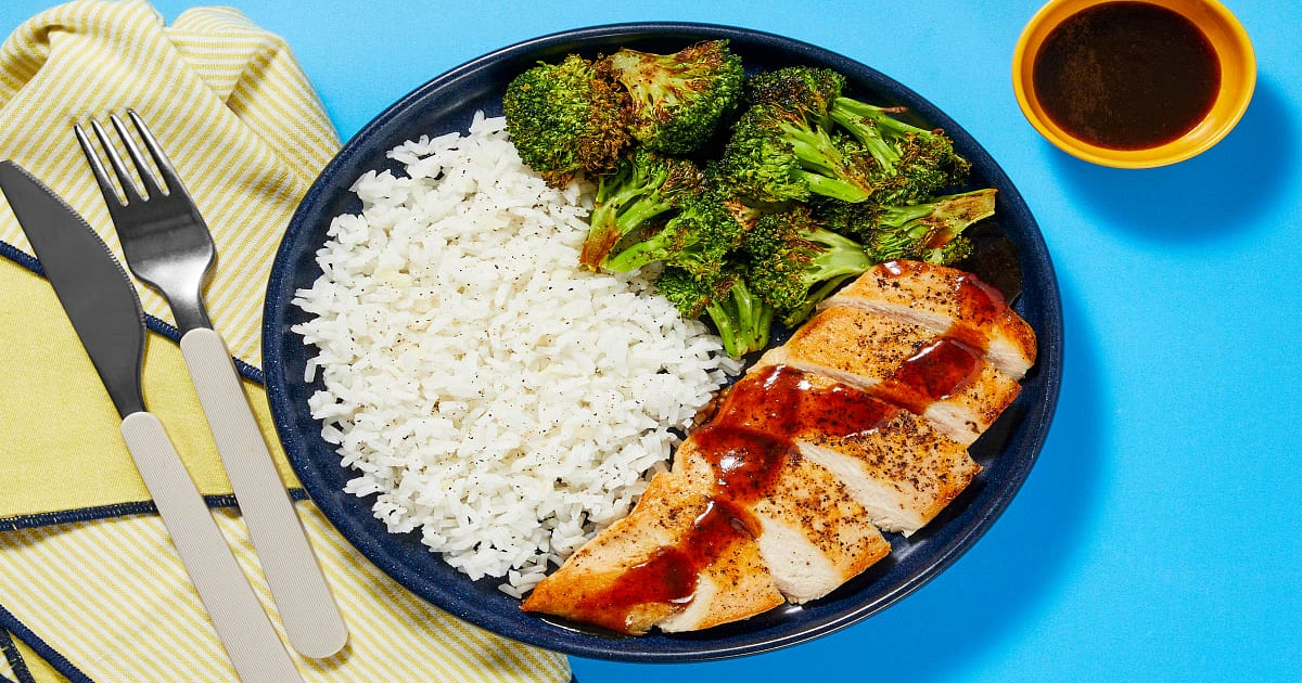 Sweet ’n’ Spicy Apricot Chicken with Broccoli & Garlic Cauliflower Rice Recipe | Samsung Food App
