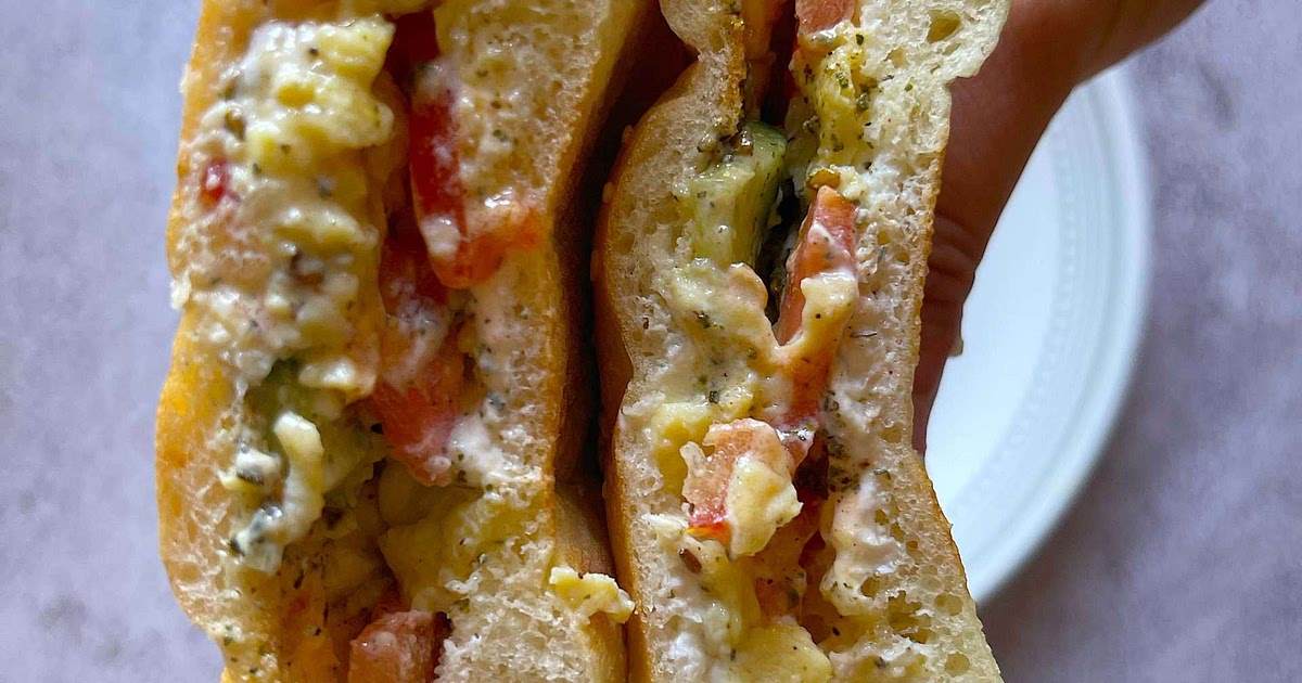 Labneh and Za’atar Scrambled Egg Sandwich Recipe | Samsung Food App