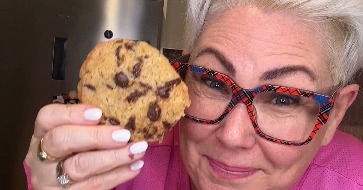 5 Minute Chocolate Chip Cookies Recipe | Samsung Food App