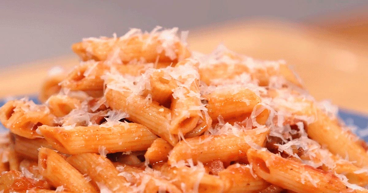 Penne Pasta With Tomato Sauce & Bacon Recipe | Samsung Food App