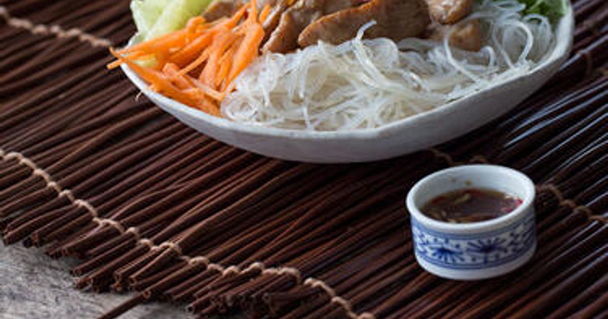Vietnamesischer Hähnchen-Nudel-Salat Recipe | Samsung Food App