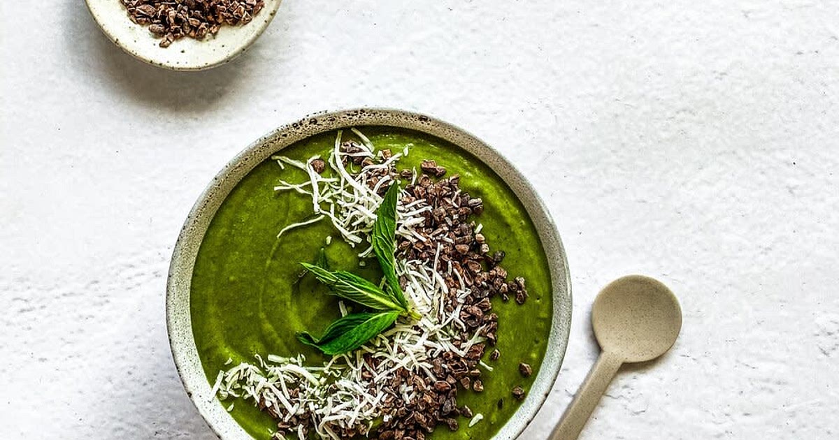 Mint Choc Chip Green Smoothie Recipe | Samsung Food App