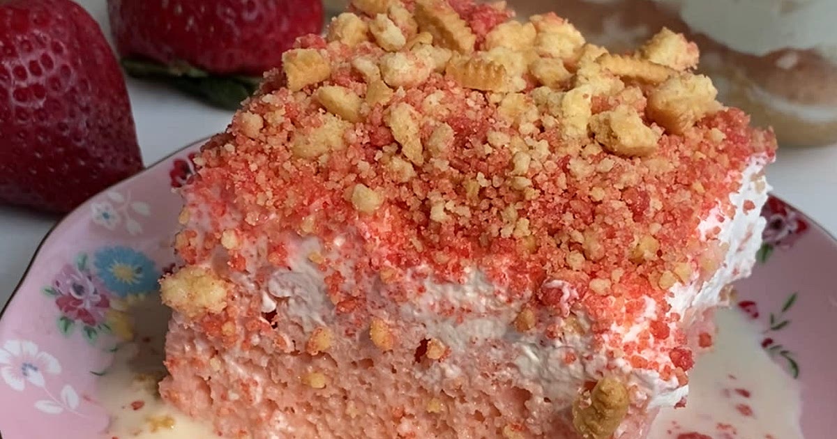 Strawberry Crunch Milk Cake Recipe | Samsung Food App
