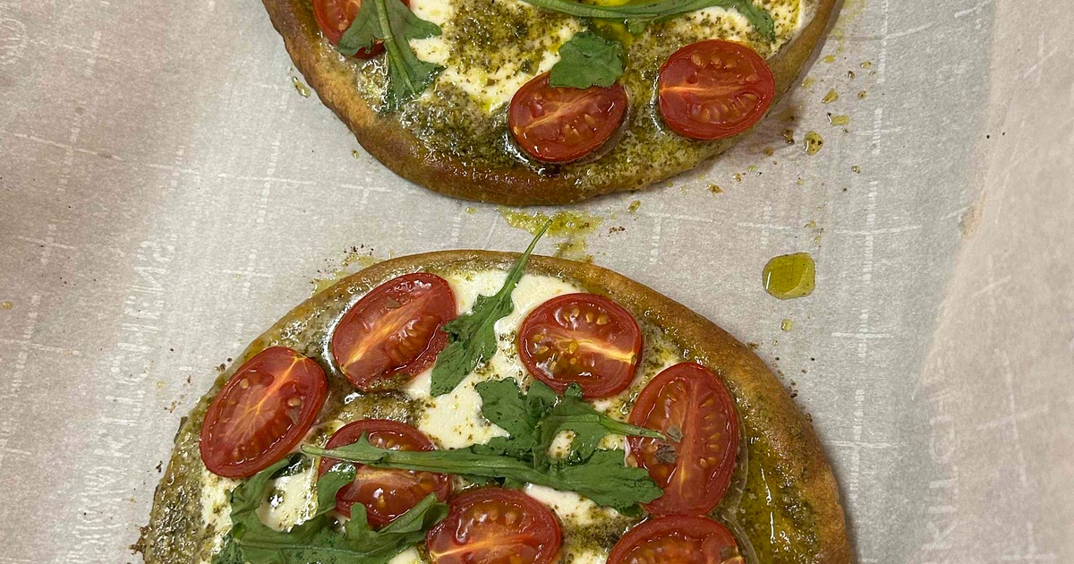 Homemade Caprese Pesto Flatbread Recipe | Samsung Food App